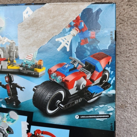 Lego Spider-Man Bike Rescue - Picture 5 of 5